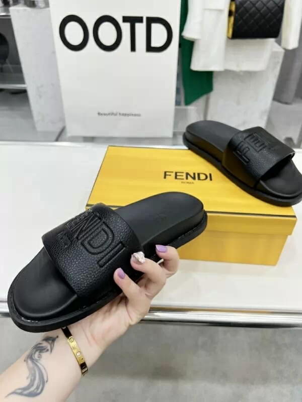 fendi chaussons pour femme s_12252754